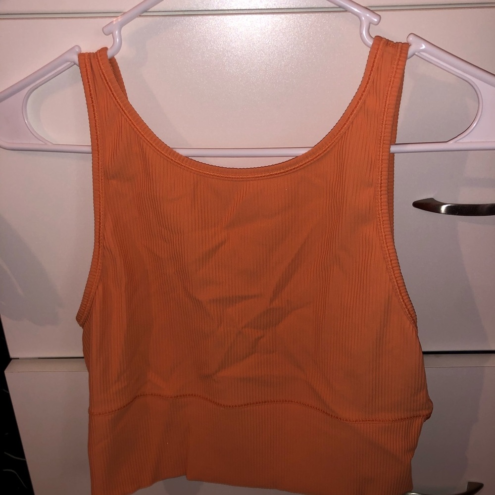 LULULEMON SPORTS BRA- can be worn 2 ways